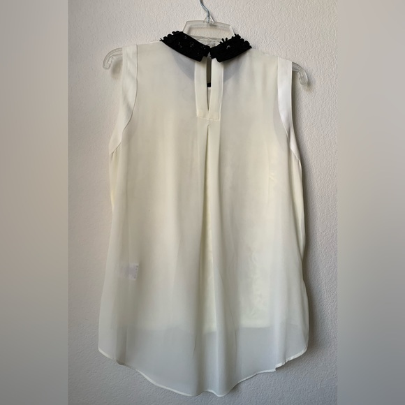 NWT Bell Badgley Mischka Ivory Lace Sleeveless Top/Black Collar/Floral Appliqué - Picture 11 of 12